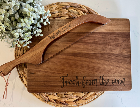 Engraved Cutting board + Bread slicer set